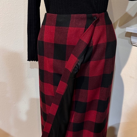 Bufalo Plaid Red & Black Wool Wrap Skirt by Coldwater Creek - size 6 - Picture 7 of 15